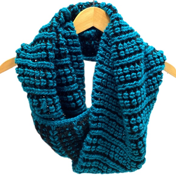 Olsenboye Accessories - Knit Thin, Thick Teal & Black Infinity Loop Scarf